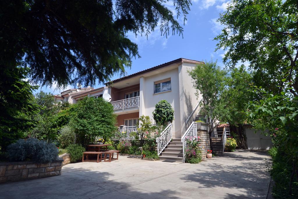 Apartment Rojnic *